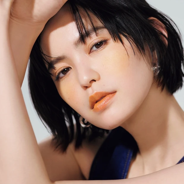 マンネリを打破する最新イエローメイク。目元や頬に効かせて洒落感MAXに