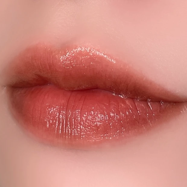 SUQQU スック 新作 モイスチャーグレイズリップスティック 09 深響色