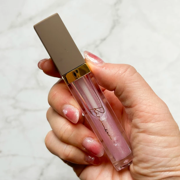 シュウウエムラ tasaki