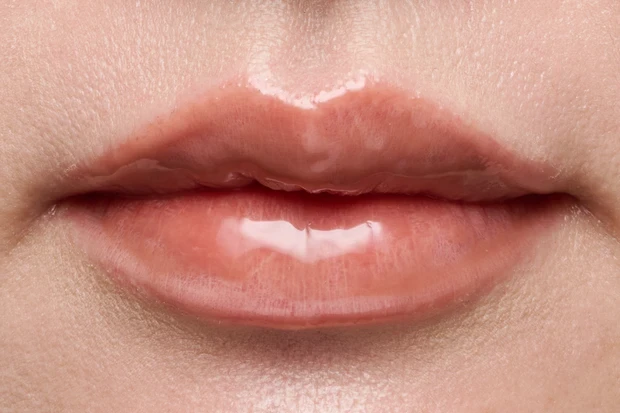 リンメル オーマイグロス リップバターバーム  001 スウォッチ