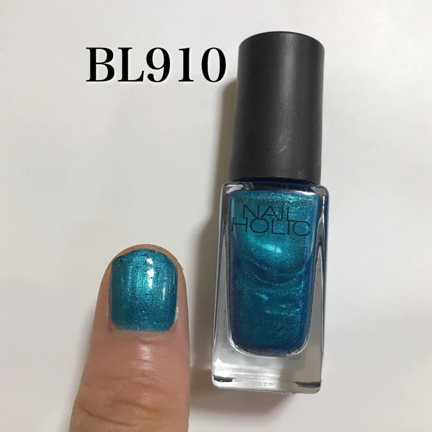 【330円で可愛いを手に入れろ！】NAIL HOLIC
人気色を含めた私のお気に入りカラー16種類全部見せます！
トップコートの比較もあり♪
_8_1