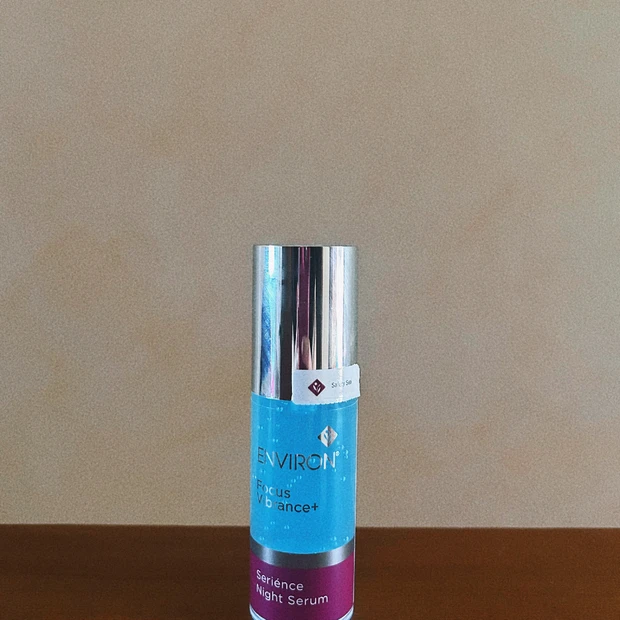 ナイトケアで外的ストレスを解放！エンビロン セリエンスナイトセラムで輝きに満ちた肌へ！