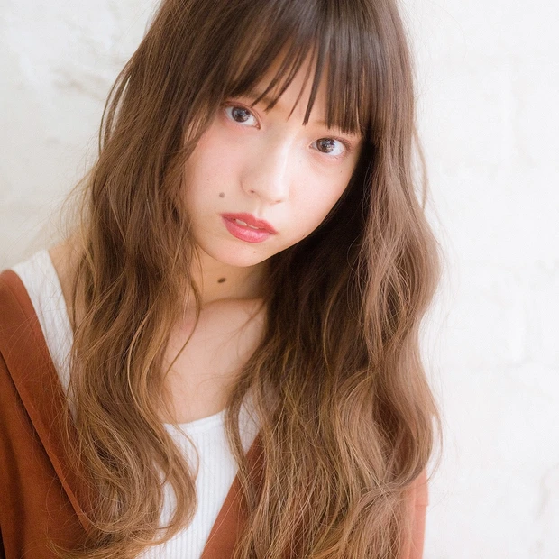 トレンドをぎゅっと盛り込んだ、ヌケ感上手なラフゆるロング