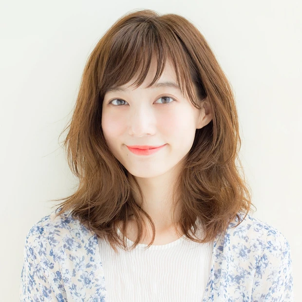 軽やかさとウェット感のコラボで、最先端のレイヤーミディに！