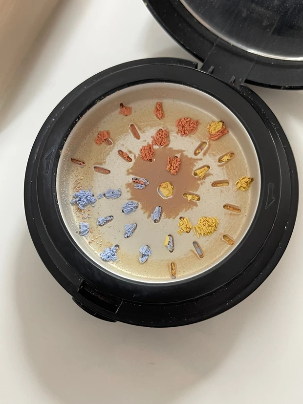 espoir　エスポア　韓国コスメ　ツヤ肌　ファンデーション　パウダー