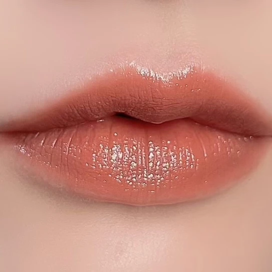 LUNASOL(ルナソル)Mandarin Garnetのルックアイテムを使ったメイク