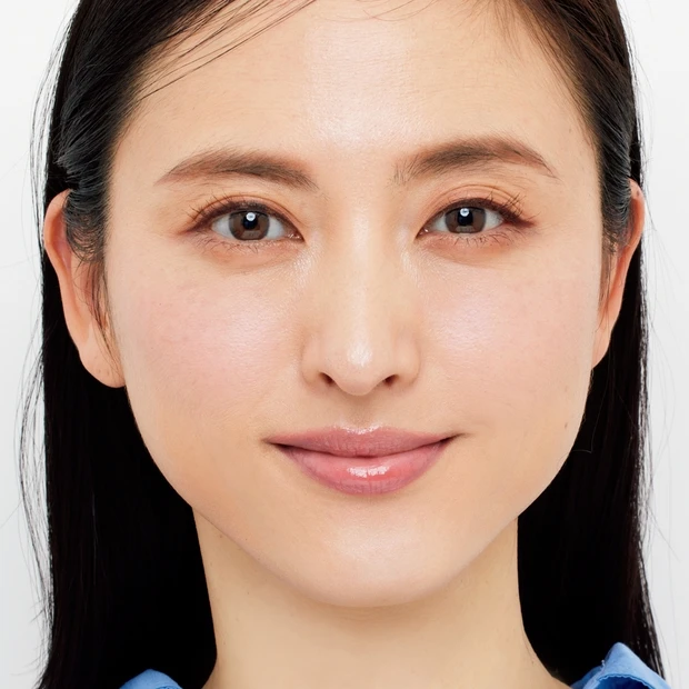 顔ヨガで眉くっきり！ ぼやけて見えるエイジングサインを調整