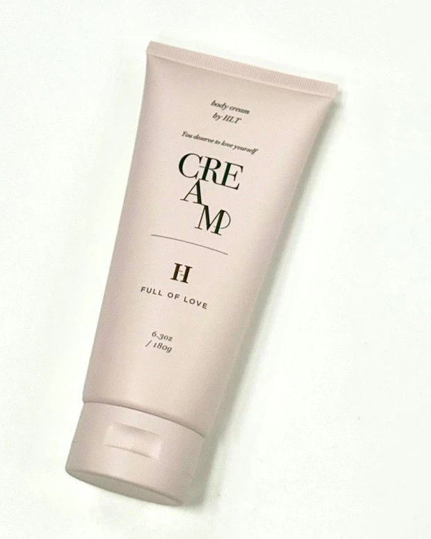 Her lip to BEAUTY SENSUAL RICH BODY CREAM - FULL OF LOVE -