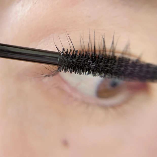 フェザー ウィスプ マスカラ04　スウォッチ