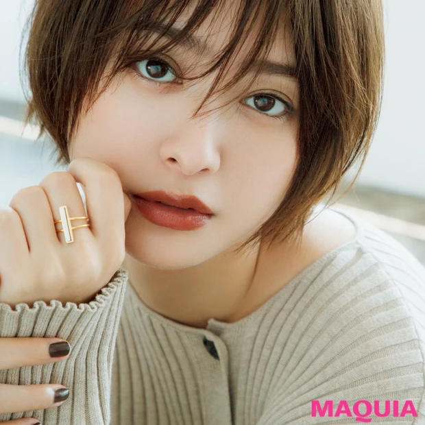 藤野有理さんはカーキに注目! 温かみのあるアースカラー秋メイクが気分