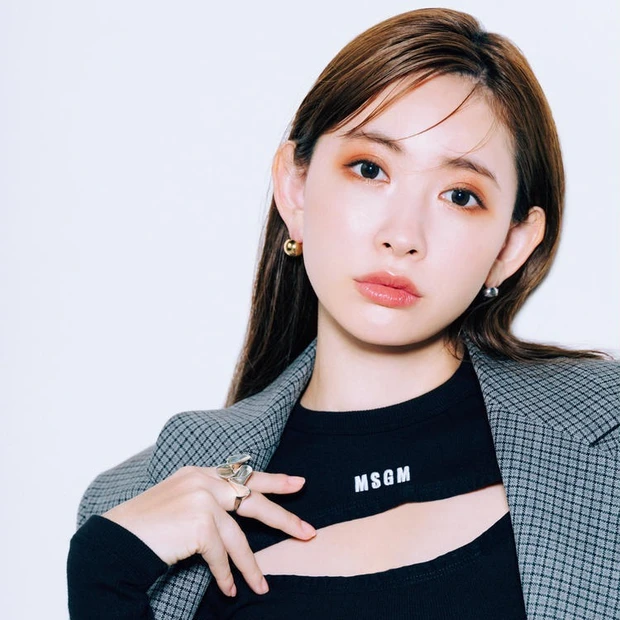 【3位】こじはるの、この秋欲しいコスメ、したいメイク。「ブラウン×オレンジニュアンスが気分♡」