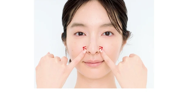 ☑光系ハイライトを“小鼻脇”にだけちょんづけ