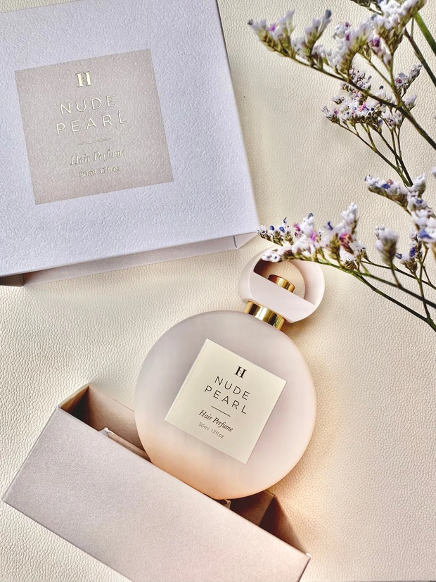 🛁🩰🐚🪞🧴
小嶋陽菜さんのブランドHer lip to BEAUTYよりヘアパフュームが登場✨🪄_2