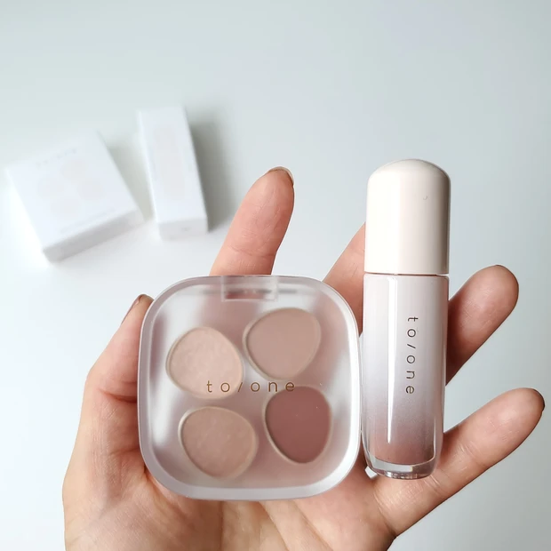 トーン アイシャドウ グロス 人気