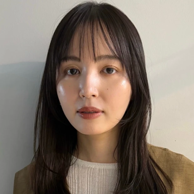 【暗髪ロング】ノンパーマでふんわり！ シースルーバング×レイヤーの抜け感ロングヘア
