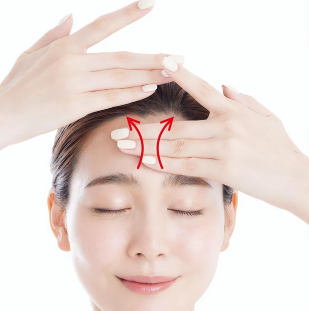 額の正しいタッチ　福吉真璃奈