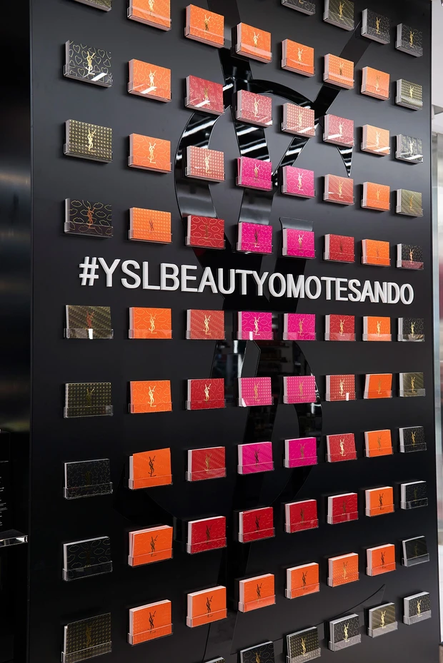 【読者プレゼントあり】キレイになれるヒントがいっぱい! 山本舞香さんが『 YSL 表参道 フラッグシップ ブティック 』をクルーズ
_6