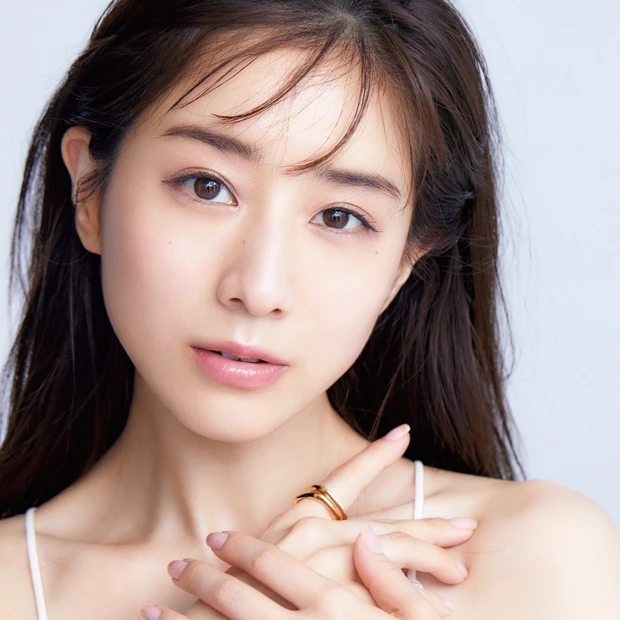 田中みな実さんの愛用ベースメイク、うるツヤ肌をつくるアイテムをご紹介！