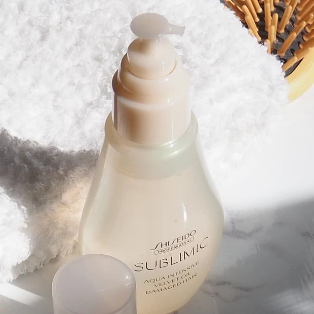 「サブリミック アクアインテンシブ ベルベットオイル」のボトル