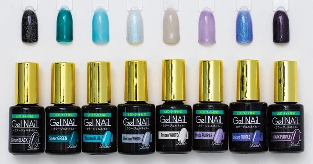 Seria(セリア)のジェルネイルのラメ入りブルー系カラー