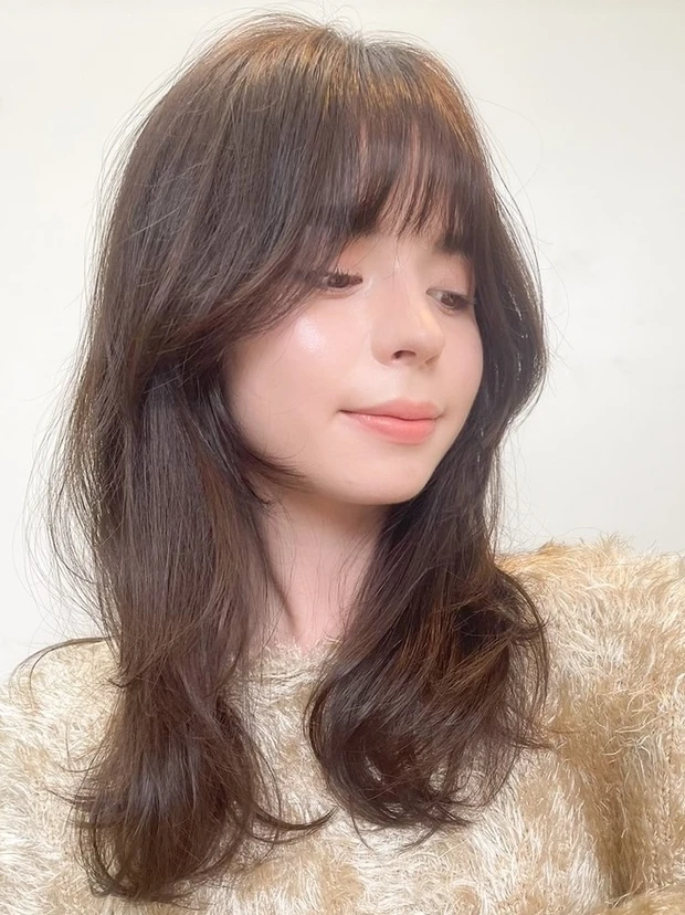 ロング ヘア 髪型 ヘアスタイル 前髪あり ヘアカラー