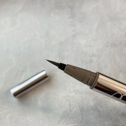 ラブ・ライナー リキッドアイライナー R4 モカグレージュ