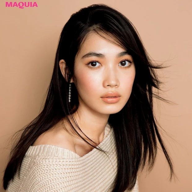 プロも虜にしたあのファンデーションで、品よくツヤめく引き寄せ肌に！