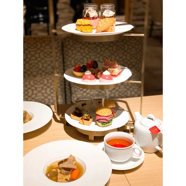 甘すぎずスマートに決める「大人のアフタヌーンティー」メイクのポイント_4_1