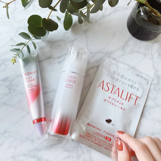 紫外線対策はインナーケアも大切!
アスタリフトホワイトシールドで身体の内側からもシミにアプローチ♪_2