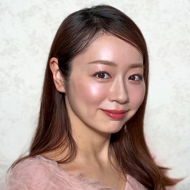 EXCIAは品のあるパレットが豊富。定番のブラウンも普通に仕上がらず、纏うだけで品がある瞼になれる！