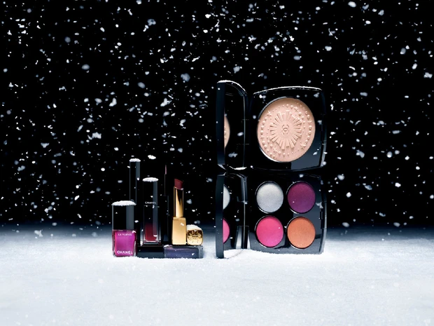 「CHANEL」雪結晶やオーロラからインスパイア！ シャネル N° 5の特別限定品が今年も登場【クリスマスコフレ＆ホリデー限定品2024】