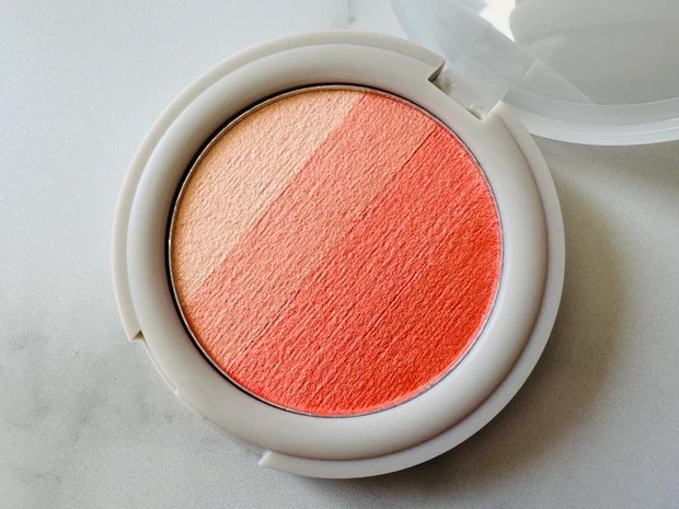 02 コーラルピンク