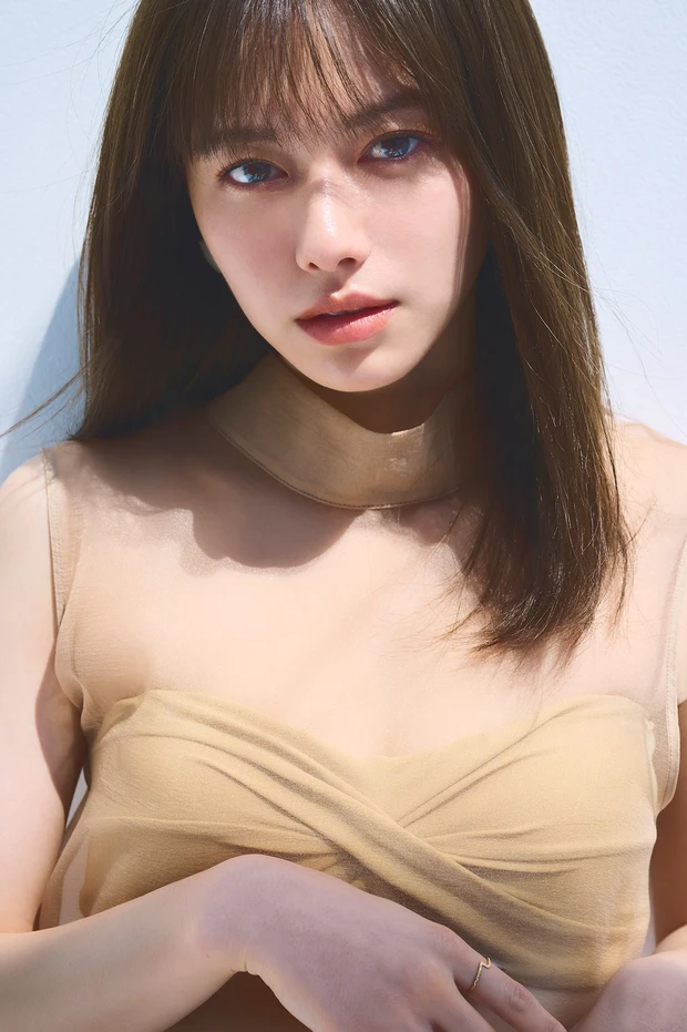 女優・山本舞香さんがデビュー10周年を記念して、『山本舞香 2022カレンダー』を10月13日に発売します!_6