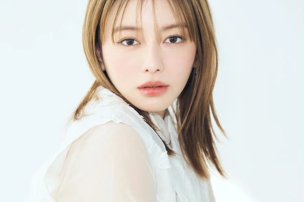 【1位】山本舞香さんが「はじめまして」なシーンでも最強の、大人の【純欲メイク】に挑戦!