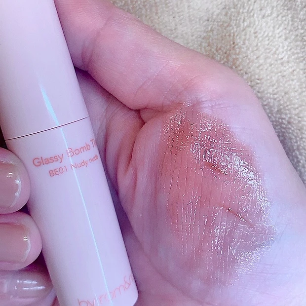 【アンドバイロムアンド】忙しい時はこれだけ持ち歩き！グラッシーボムティント
_3