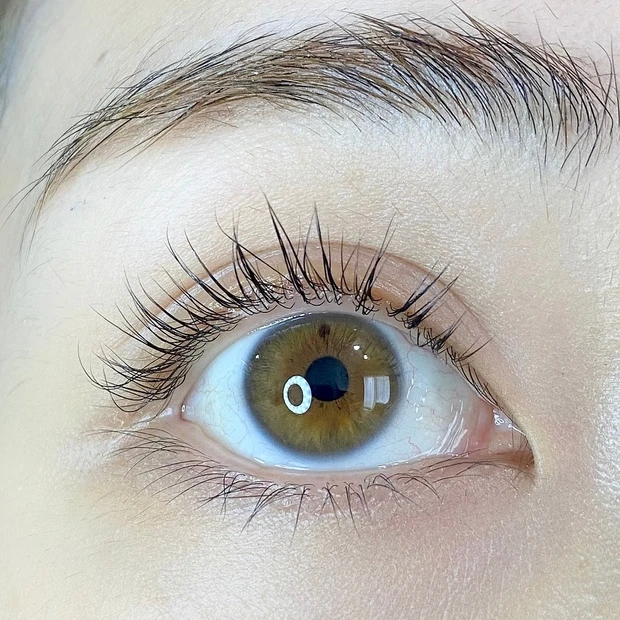 【まつげメイクの仕上げ方】ホットビューラー正しく使いこなせてる？綺麗なアイメイクを仕上げるコツ_3_3