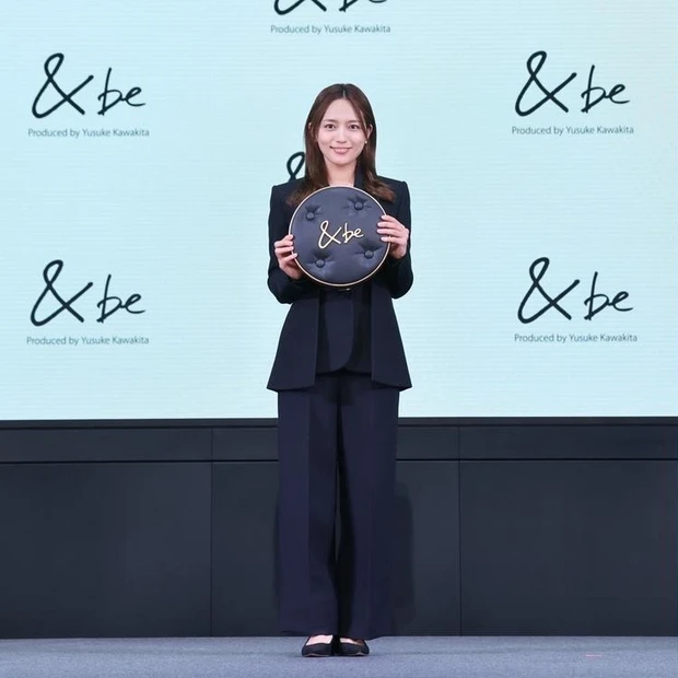 &be (アンドビー)新CM発表会 川⼝春奈さん