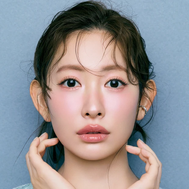 マキア2026年6月号 小嶋陽菜さんの表紙メイクを担当ヘア＆メイクが解説！多幸感のポイントは？