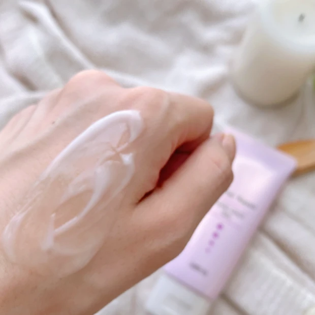 翌朝の透明感のために！オールインワンジェルで手軽に＜保湿ケア＆角質柔軟ケア＞を♪_2_3