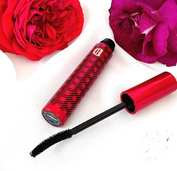 【クリスマス限定コスメ】ホリデー感満載の限定“ベリーチェック”で大人のクリスマスメイクを☆_4_1