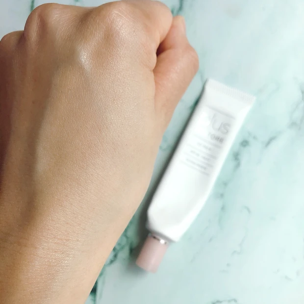 プラスリストア UVミルク　テクスチャー③