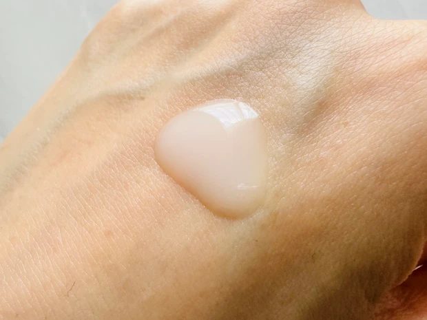 アユーラのリズムコンセントレートαのテクスチャー