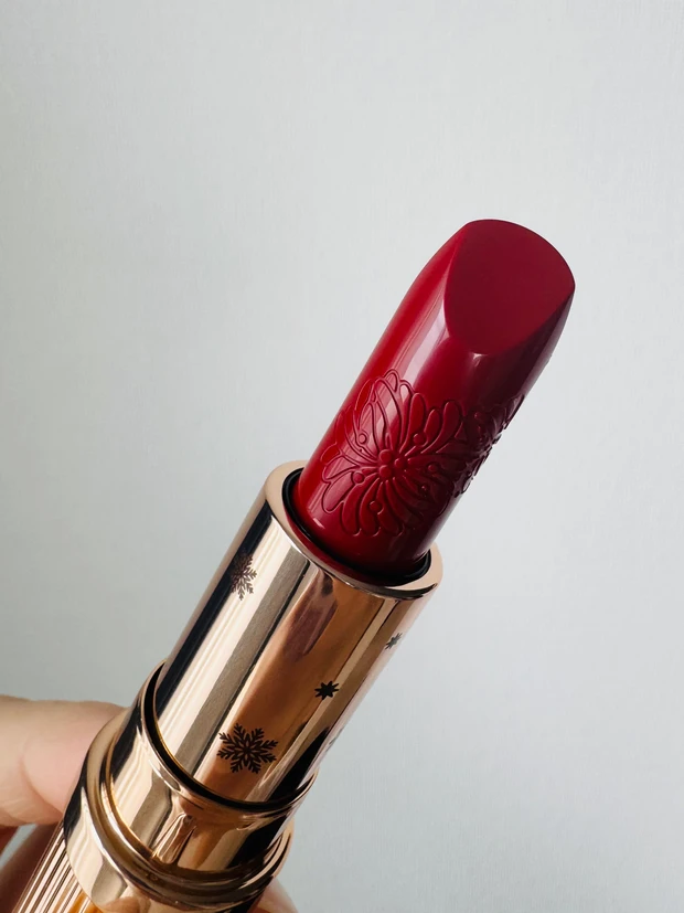 ポール＆ジョーのクリスマスコフレ2025、001 フラッパードレスのリップスティック