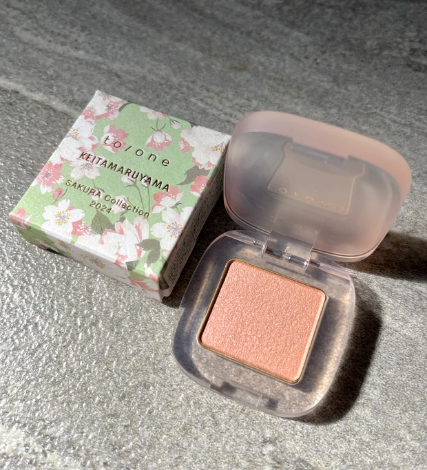 トーン　ケイタマルヤマ　サクペタルフロートアイシャドウ　EX08 EX06 限定　新作　口コミ　イエベ　ブルベ