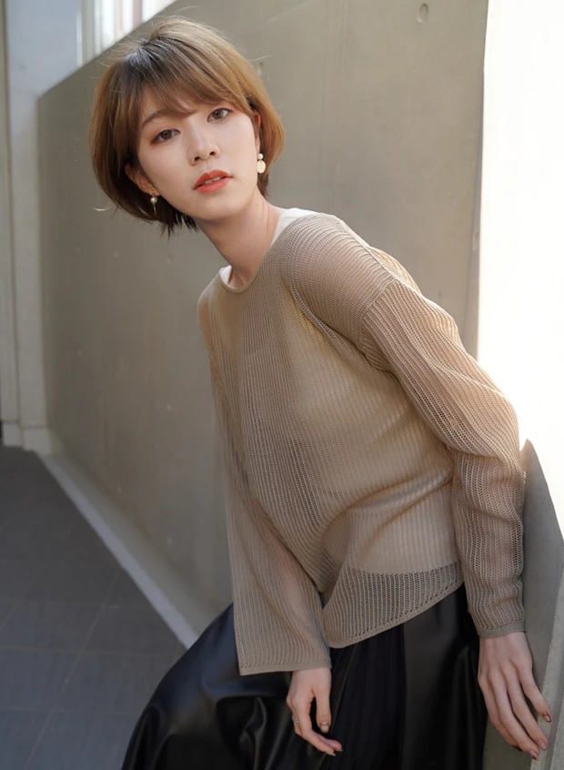 女性にも多い「薄毛」のお悩みは、根元暗めのグラデーションショートで見違える！_2_2