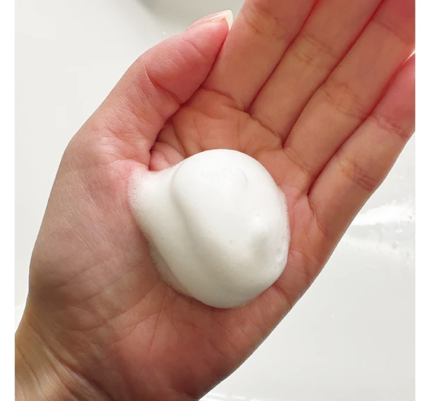 2026年4月5月発売のおすすめ新作コスメ　dr365　V.C. モイストフォーミングウォッシュ　泡立ち