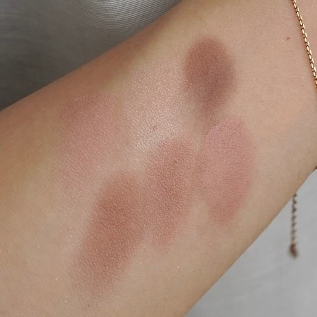 wakemake(ウェイクメイク) ソフトシアーマルチパレット 09 ロージーピンクのスウォッチ