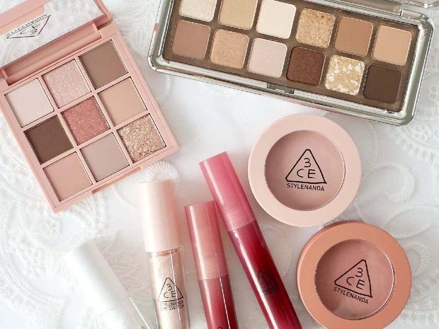 【韓国コスメ】3CEのピンククリスタルコレクションをスウォッチ！ 多彩なピンクを楽しめるアイテム満載