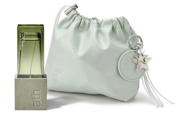 アスレティアの限定ポーチ付きクリスマスコフレ athletia オードパルファン ホリデーキット 2025