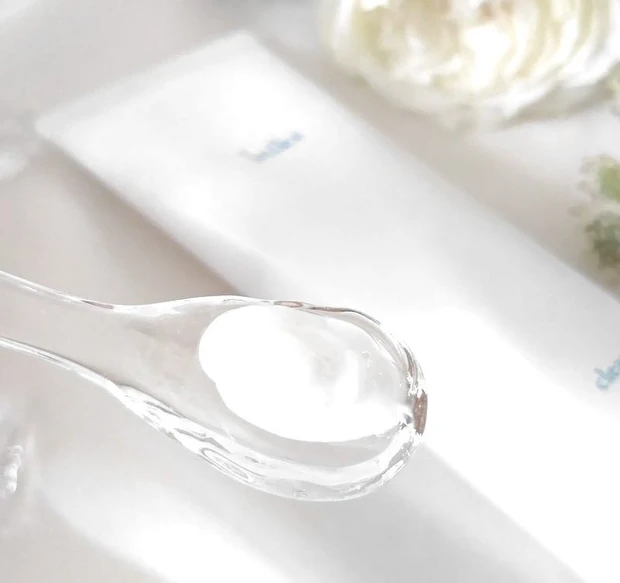 体温でとろけるようなエマルジョンファンデでお肌に優しいクレンジングを★_2_1